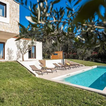 Mediterrane Steinvilla Mit Privatpool, Toller Aussicht, Starkem Wifi, Bbq