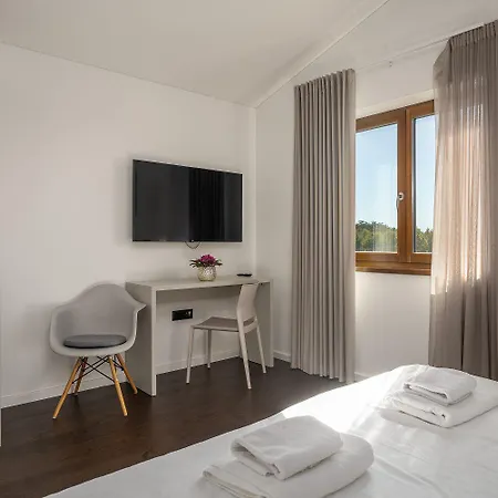 Сasa de vacaciones Mediterrane Steinvilla Mit Privatpool, Toller Aussicht, Starkem Wifi, Bbq Višnjan