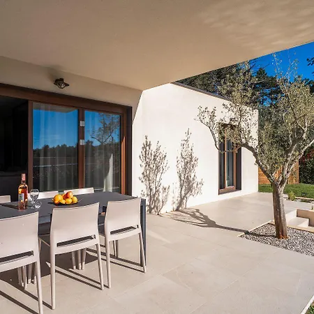 Mediterrane Steinvilla Mit Privatpool, Toller Aussicht, Starkem Wifi, Bbq