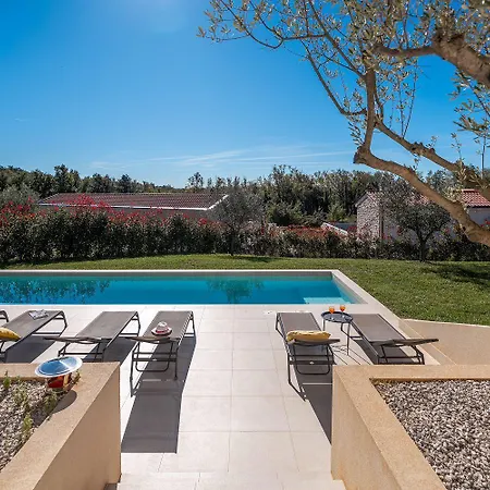 Mediterrane Steinvilla Mit Privatpool, Toller Aussicht, Starkem Wifi, Bbq