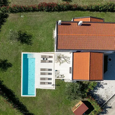 Mediterrane Steinvilla Mit Privatpool, Toller Aussicht, Starkem Wifi, Bbq Višnjan